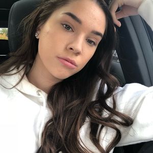 Meet your Posher, Hayley